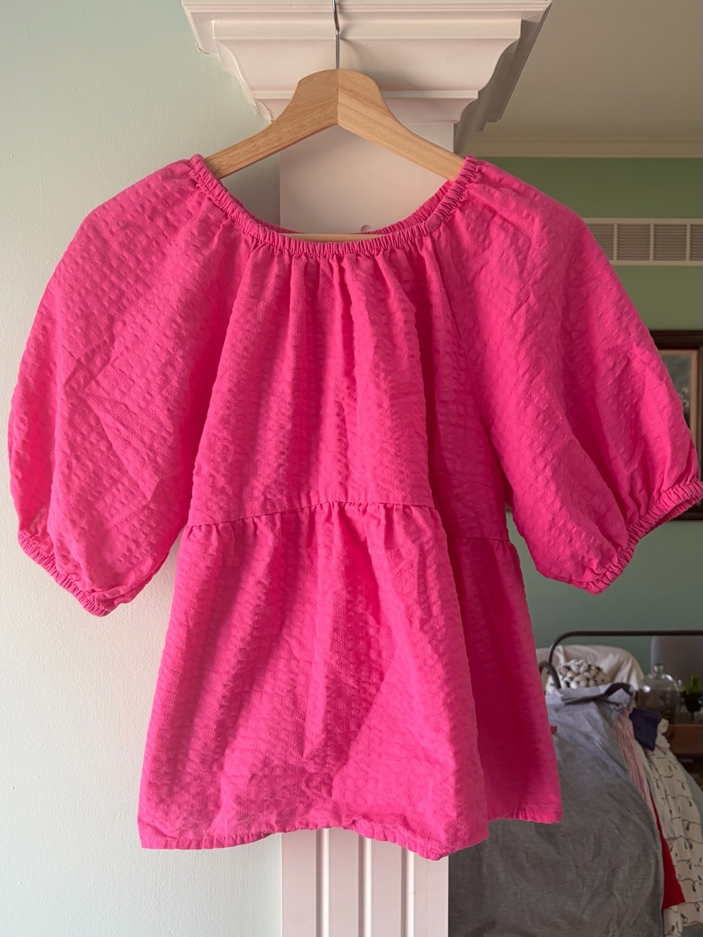 Old Navy Hot Pink Puff Sleeve Crop Top